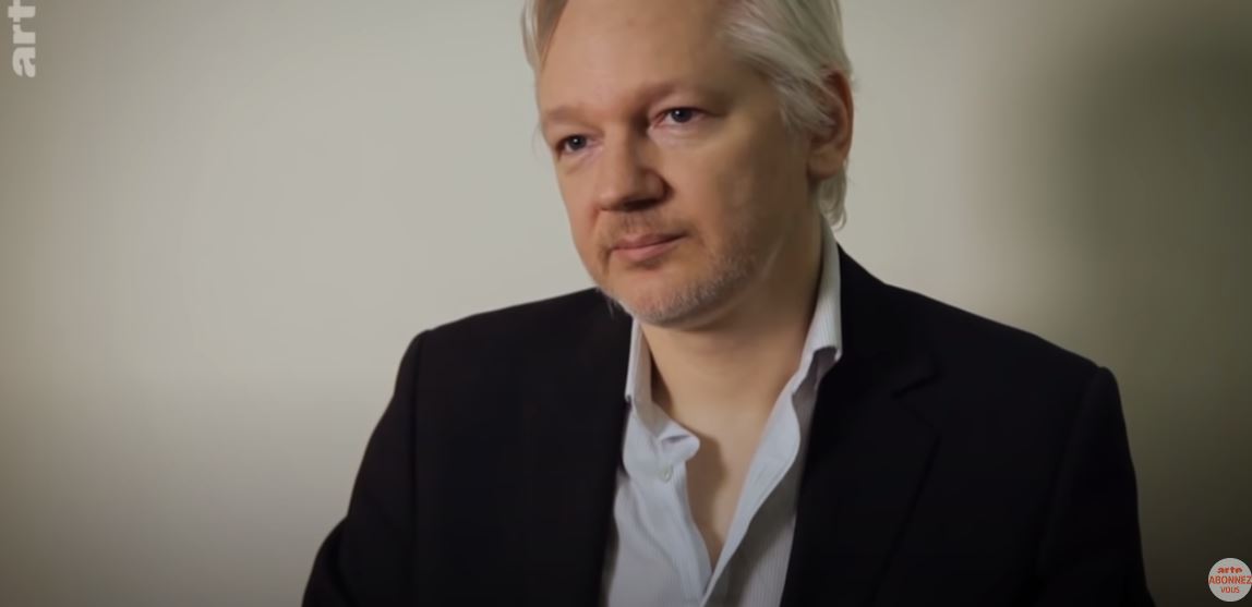 You are currently viewing Julian Assange : l’homme traqué | ARTE – Journaliste pour les Citoyens